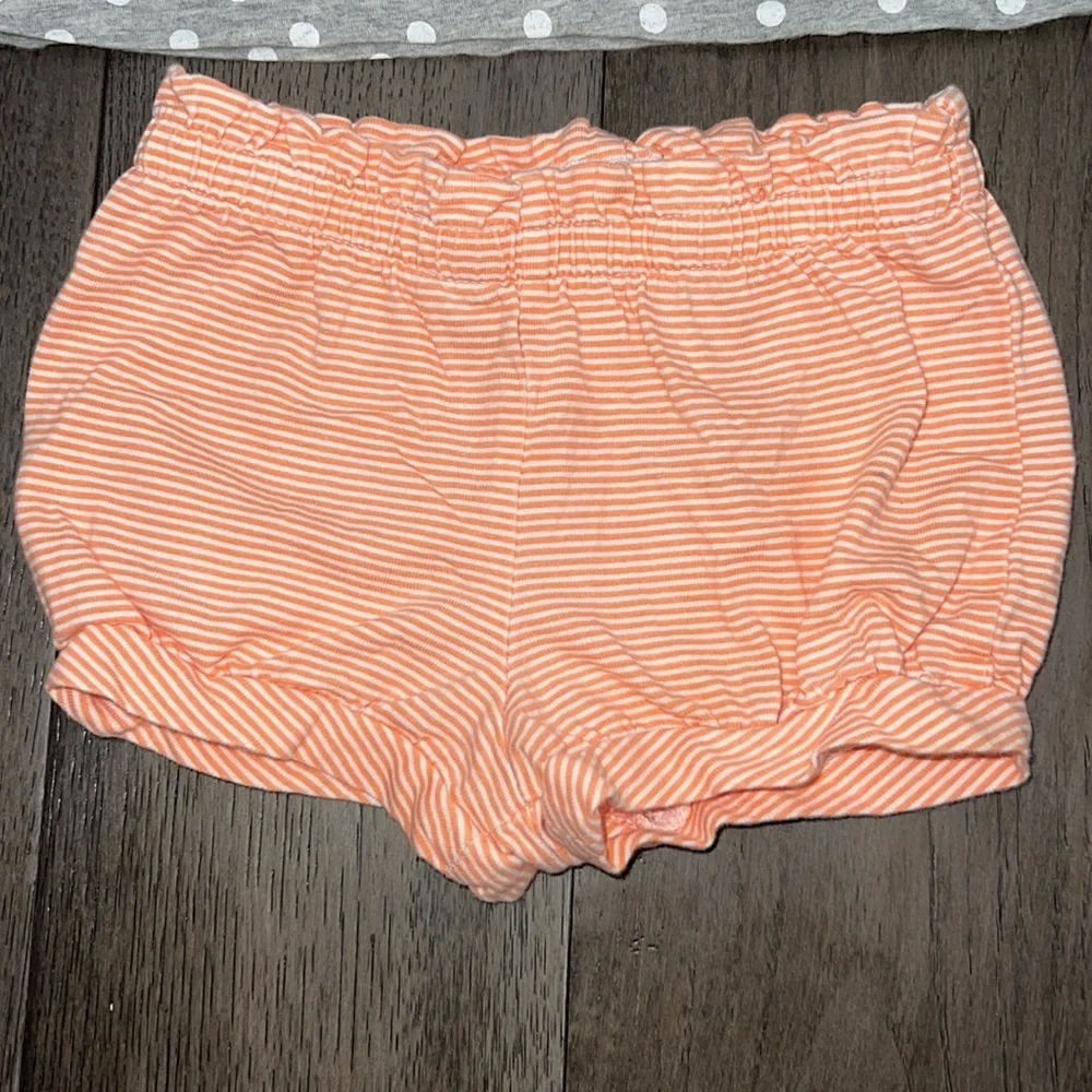 Carters baby girl striped bloomer with matching giraffe polkadot T-shirt